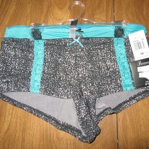 2 Pack Paramour Size 8 1X  Hipster Panties